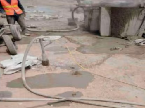 滴道水泥混凝土路面板底注浆技术 路面脱空注浆整治方案